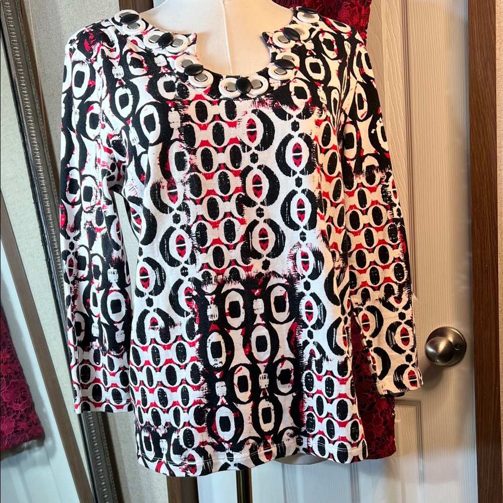 Ruby Rd. Black and Red Patterned Blouse